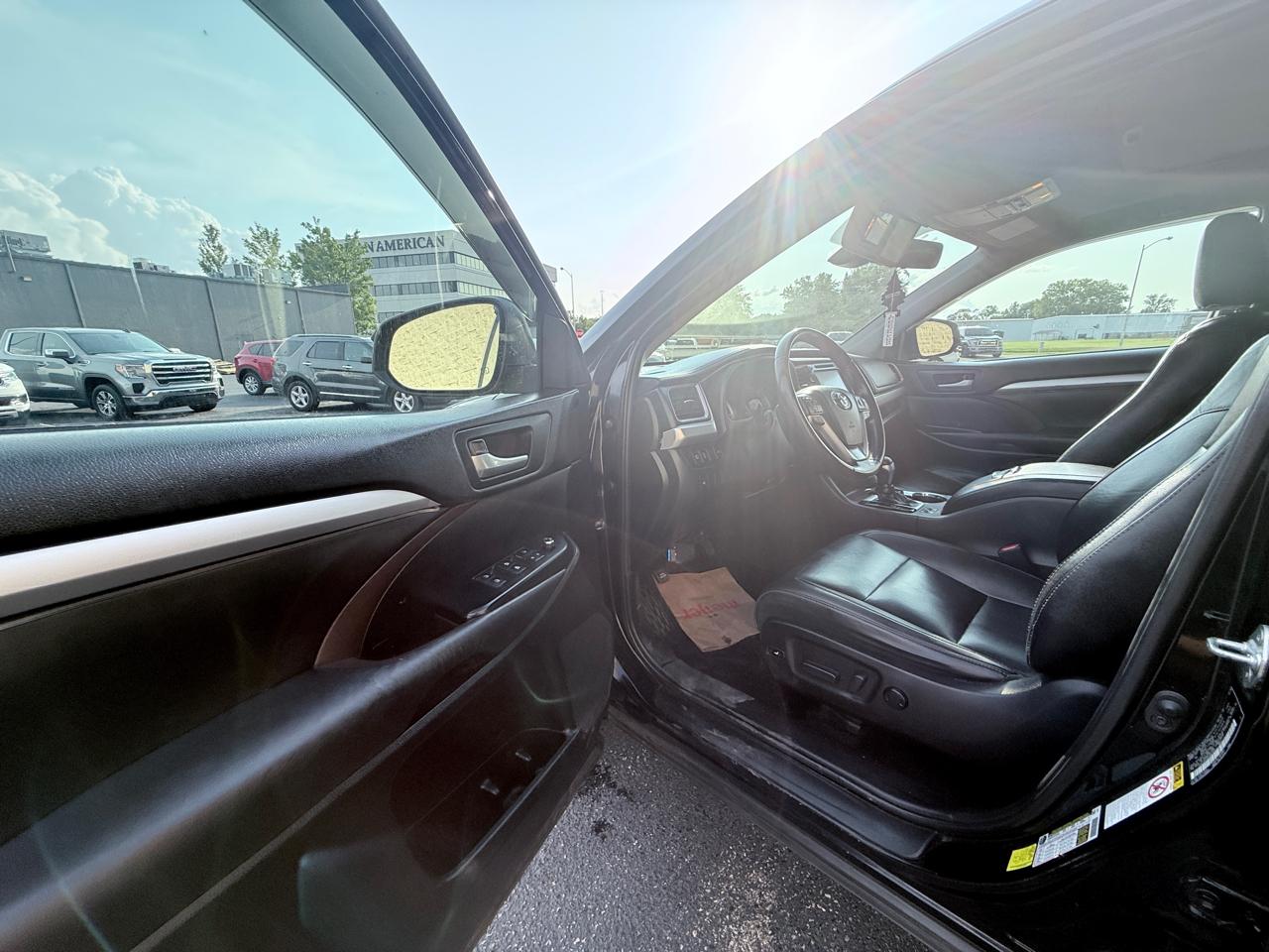 Toyota Highlander XLE AWD V6 2019