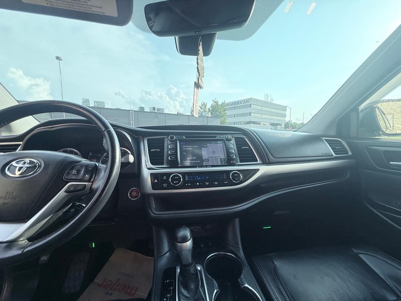 Toyota Highlander XLE AWD V6 2019