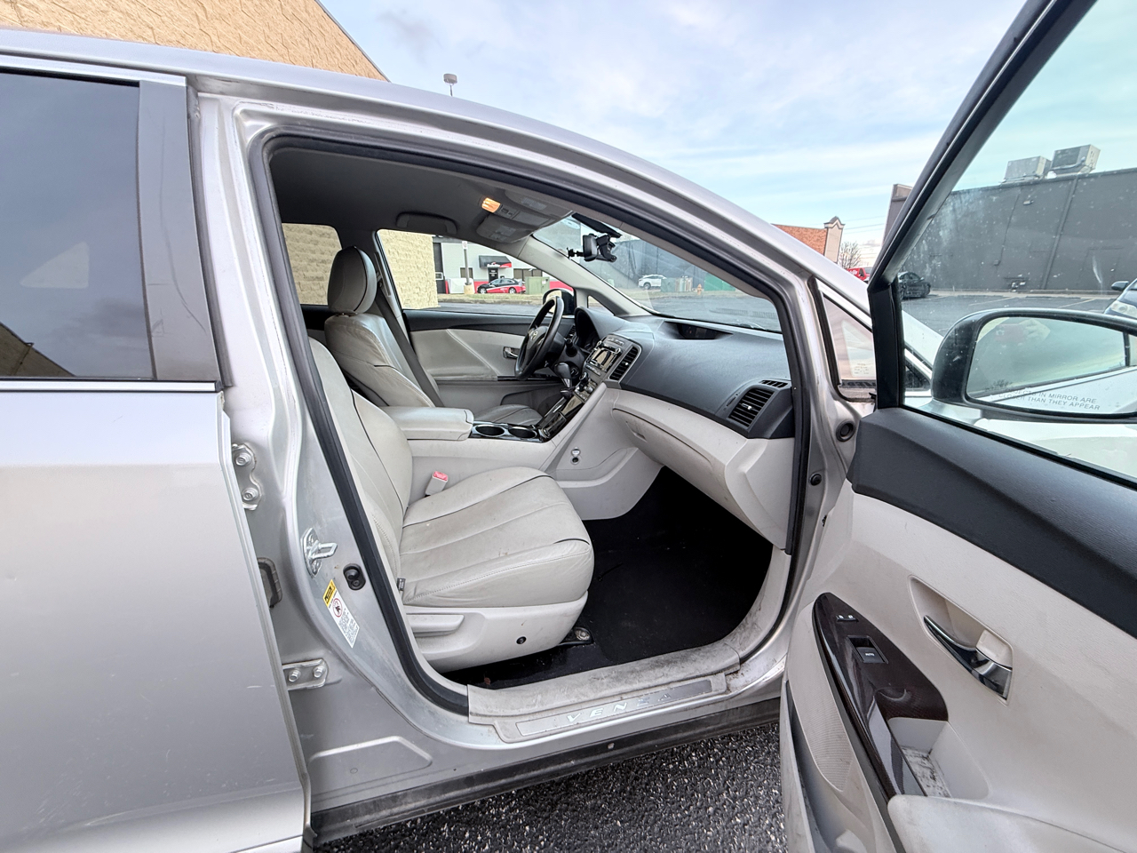 Toyota Venza AWD V6 2011