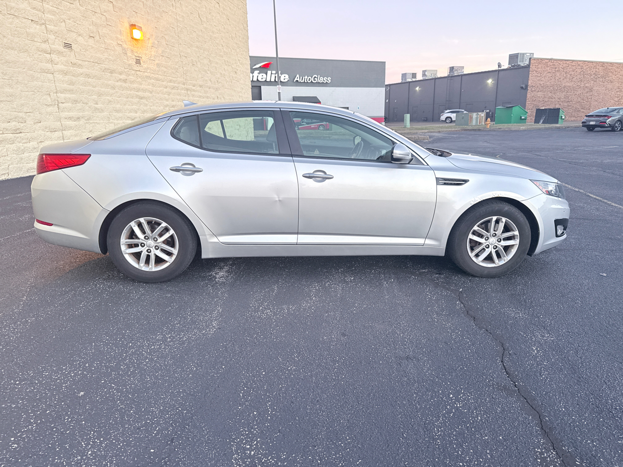 Kia Optima LX MT 2013