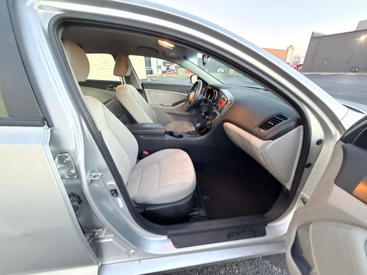 Kia Optima LX MT 2013