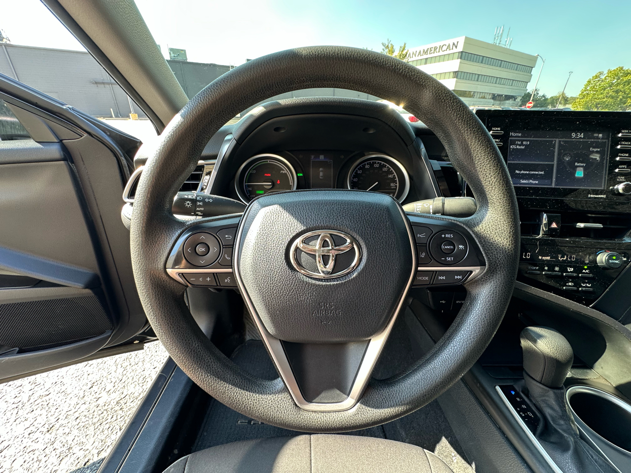 2021 Toyota Camry Hybrid LE photo 11