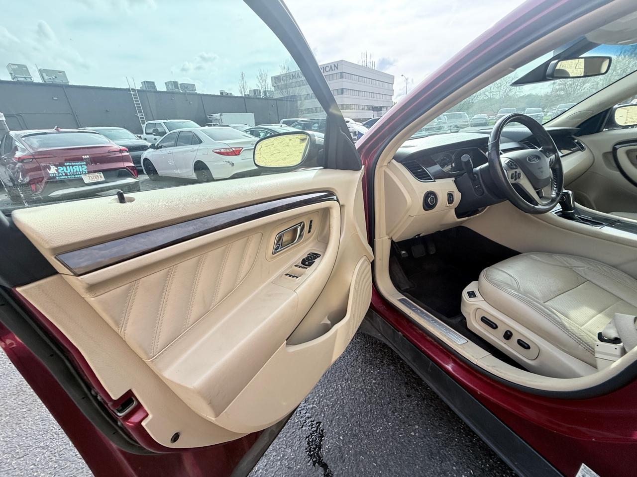 Ford Taurus Limited AWD 2016