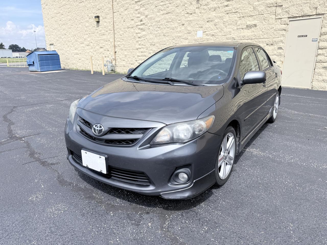 Toyota Corolla S 5-Speed MT 2013