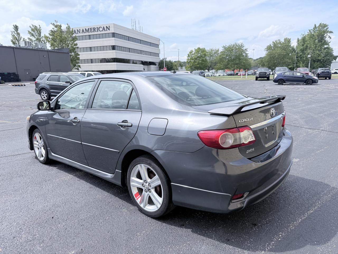 Toyota Corolla S 5-Speed MT 2013