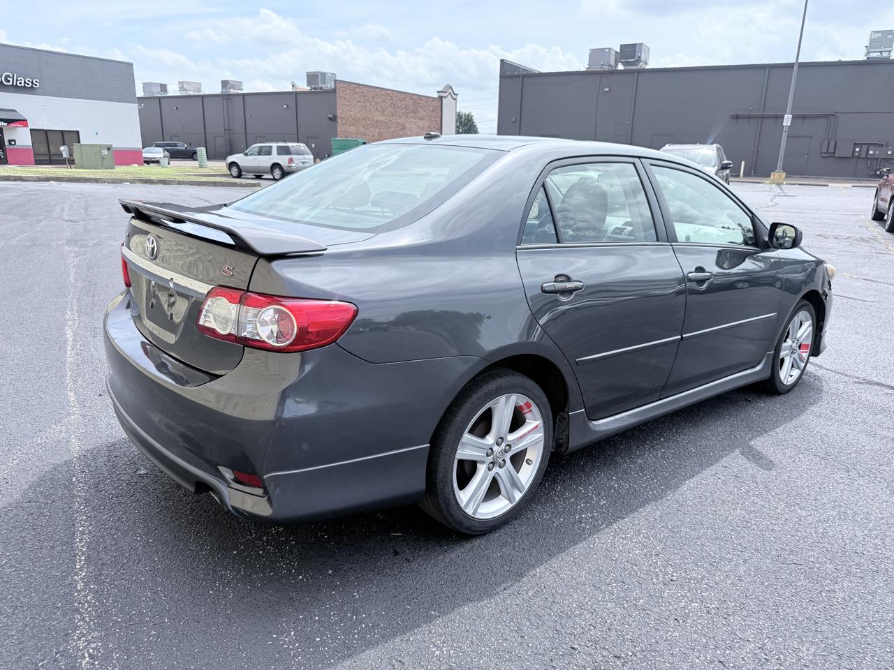 Toyota Corolla S 5-Speed MT 2013