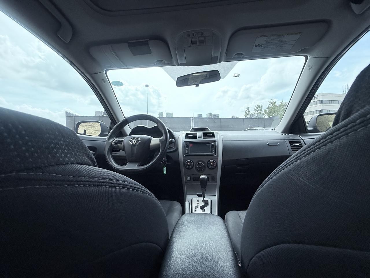 Toyota Corolla S 5-Speed MT 2013