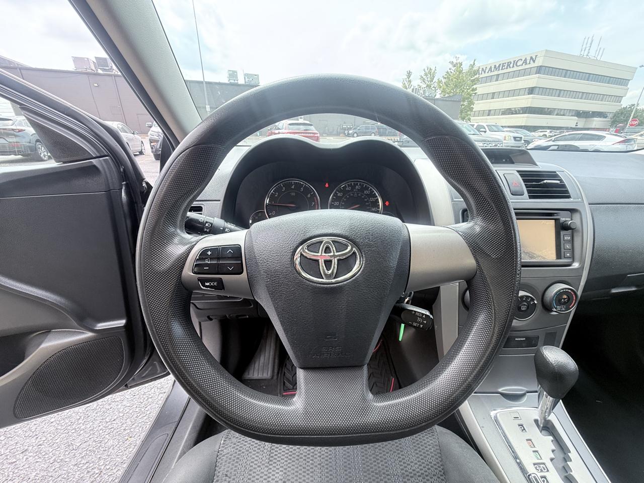 Toyota Corolla S 5-Speed MT 2013