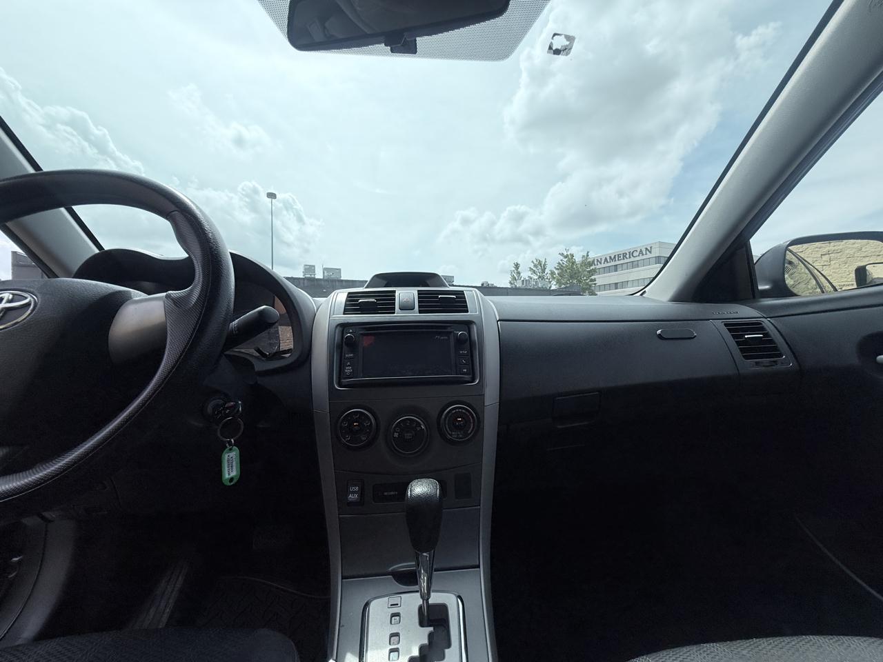 Toyota Corolla S 5-Speed MT 2013