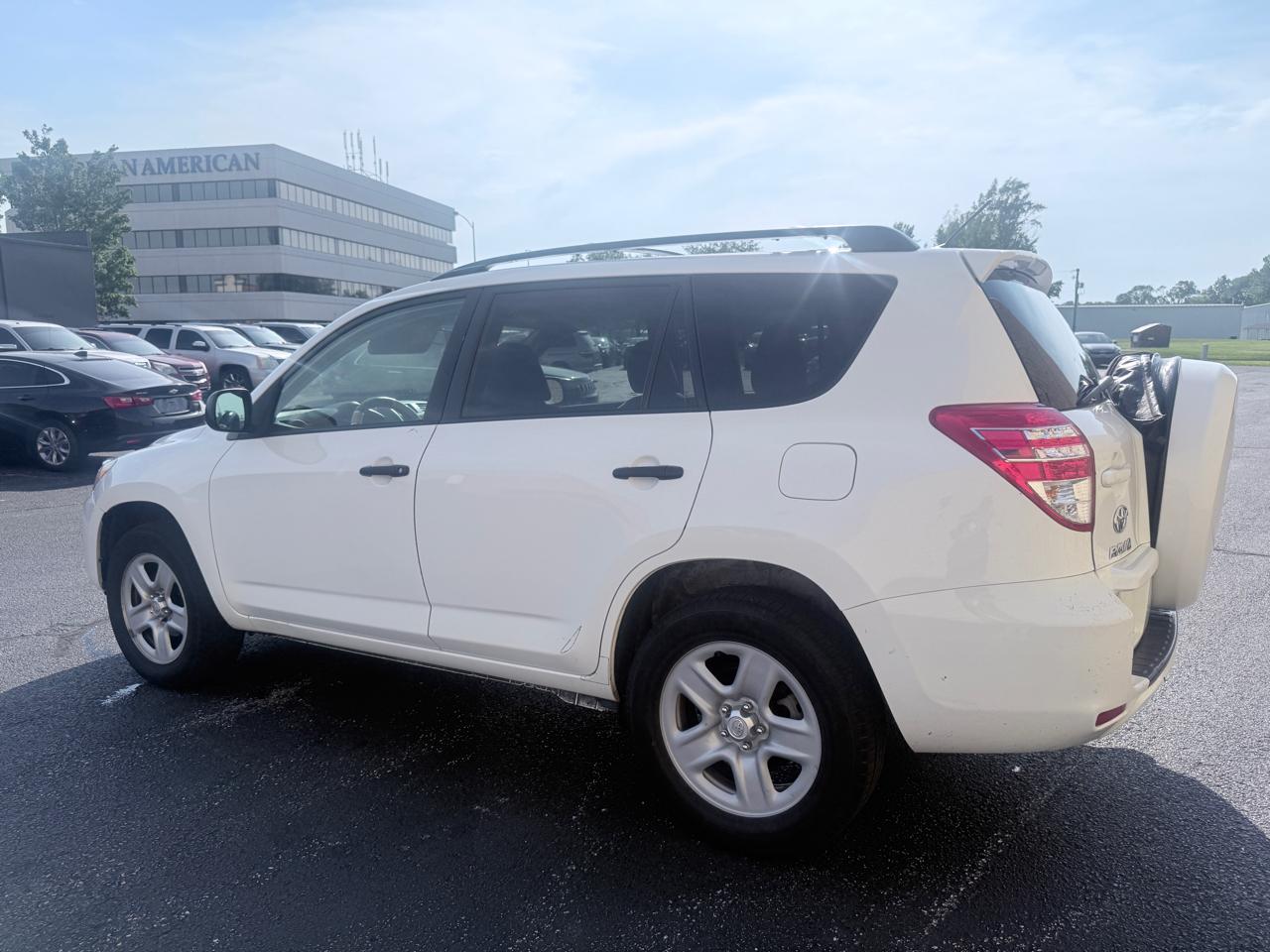 Toyota RAV4 Base I4 4WD 2012
