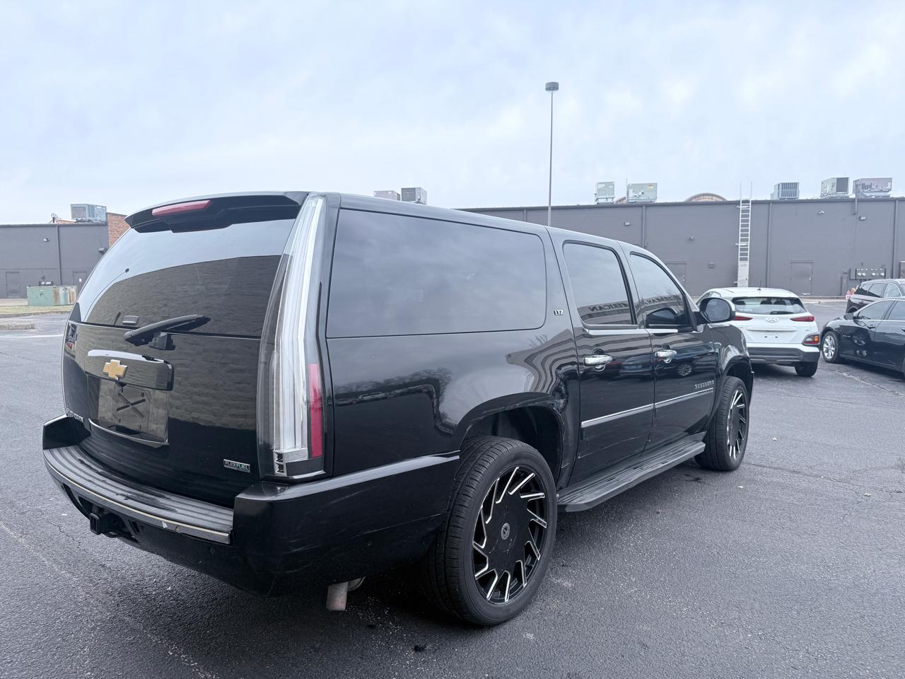 Chevrolet Suburban LTZ 1500 4WD 2012