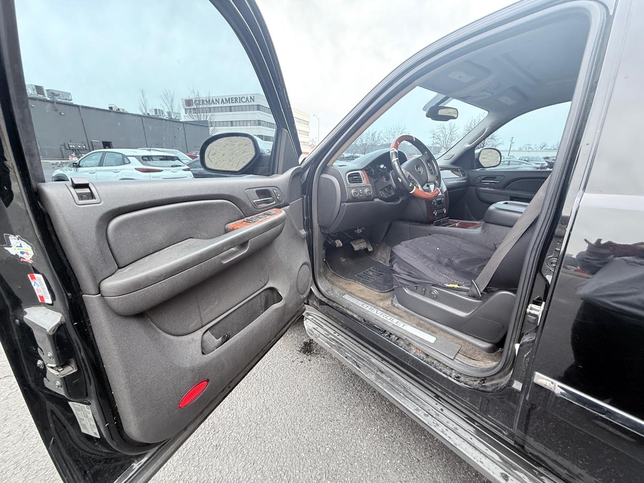 Chevrolet Suburban LTZ 1500 4WD 2012