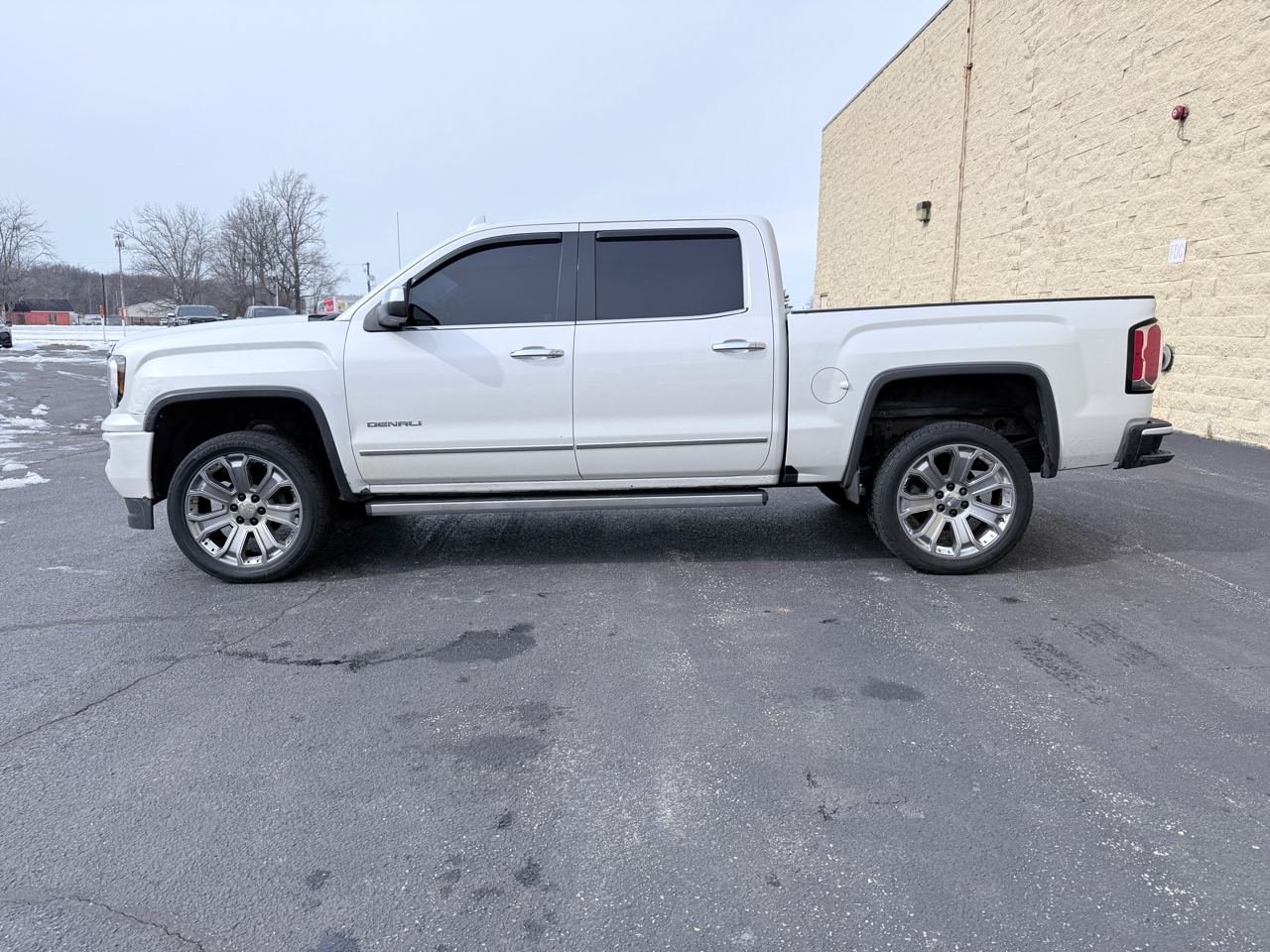 GMC Sierra 1500 Denali Crew Cab Short Box 4WD 2017