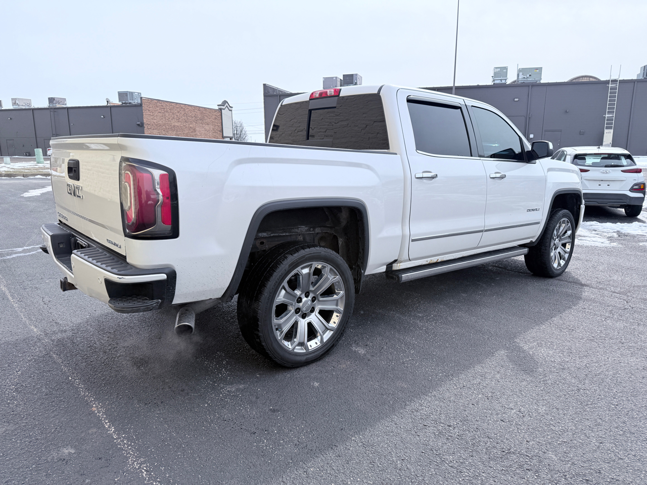 GMC Sierra 1500 Denali Crew Cab Short Box 4WD 2017