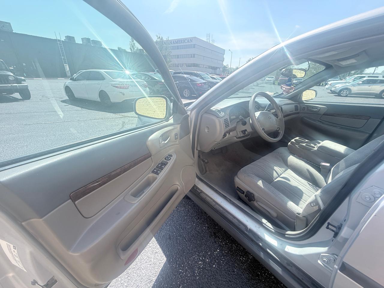 Chevrolet Impala Base 2004