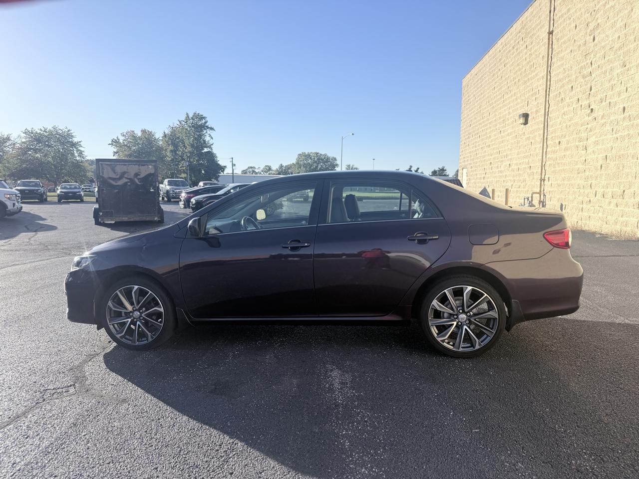 Toyota Corolla S 5-Speed MT 2013