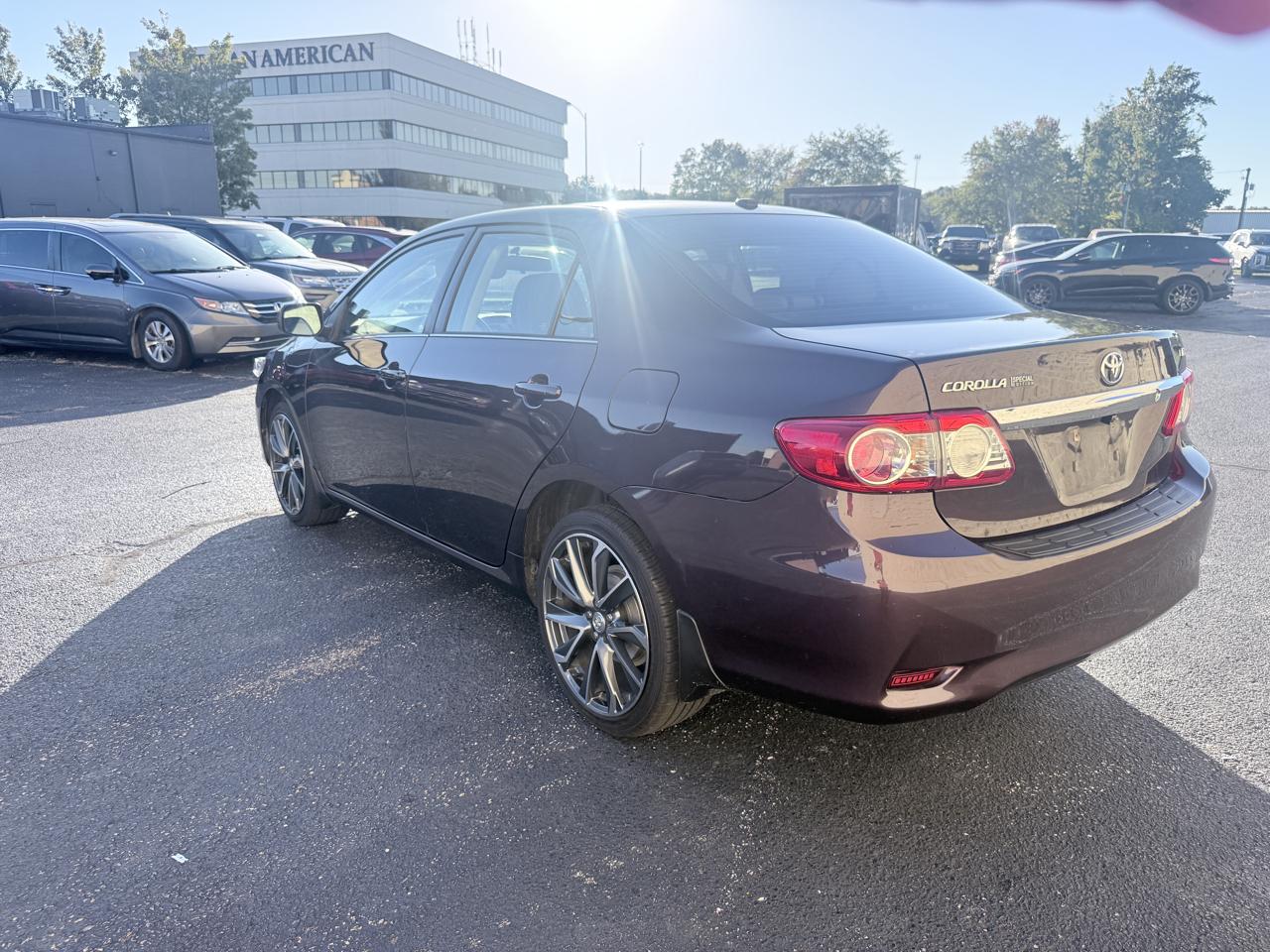 Toyota Corolla S 5-Speed MT 2013