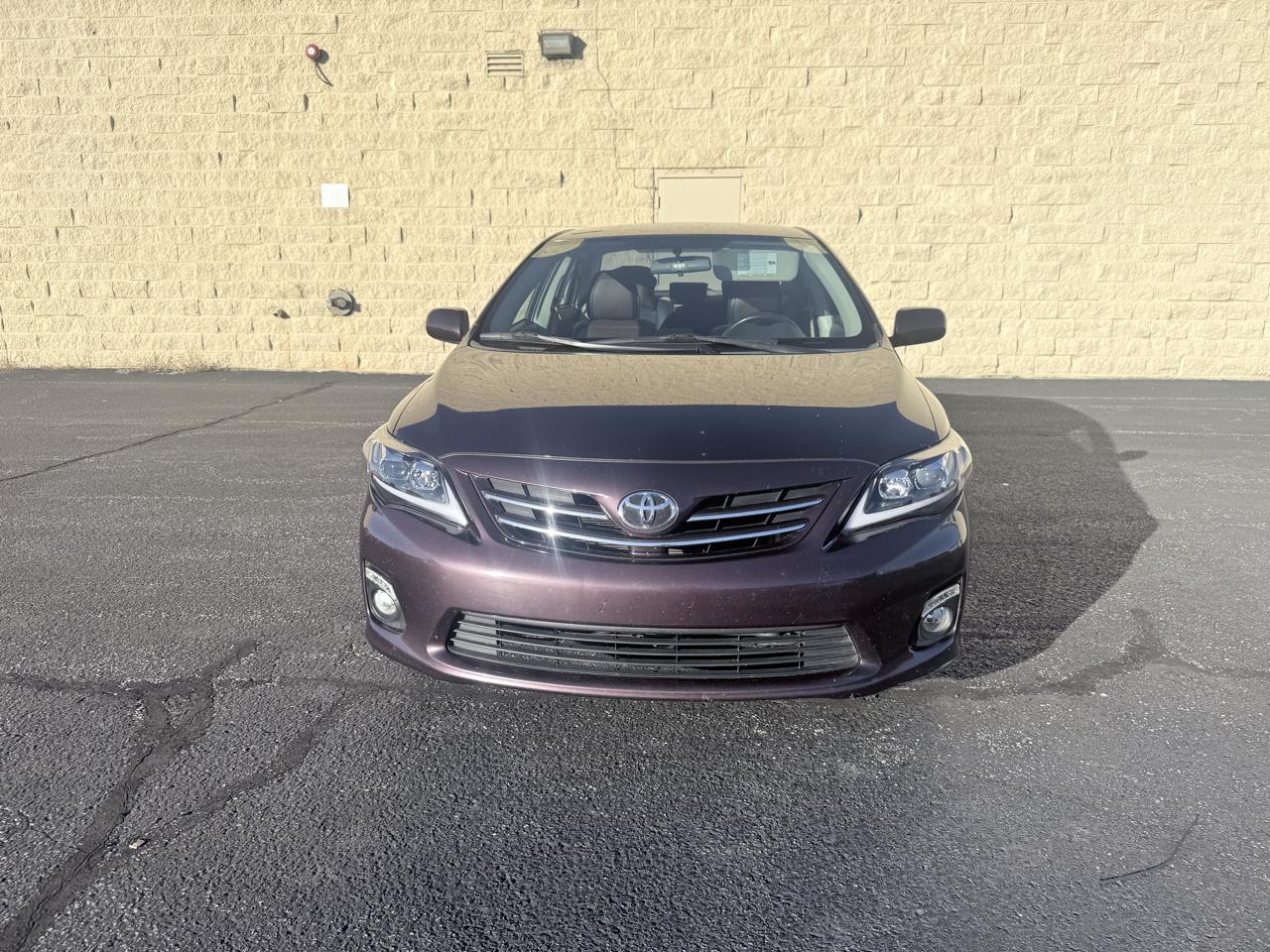 Toyota Corolla S 5-Speed MT 2013
