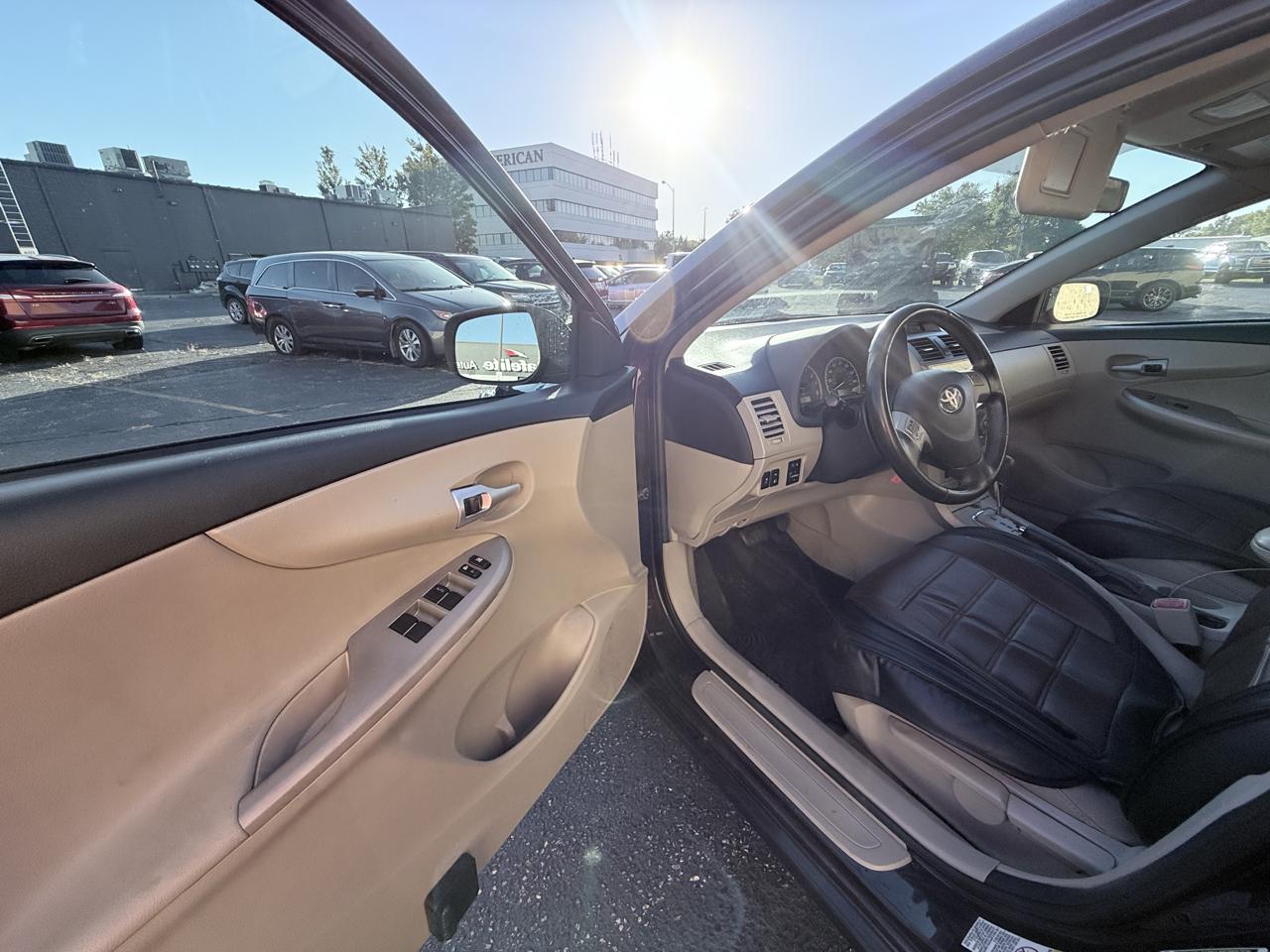 Toyota Corolla S 5-Speed MT 2013
