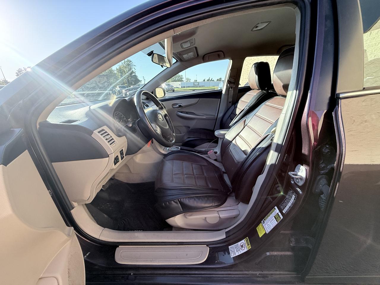 Toyota Corolla S 5-Speed MT 2013