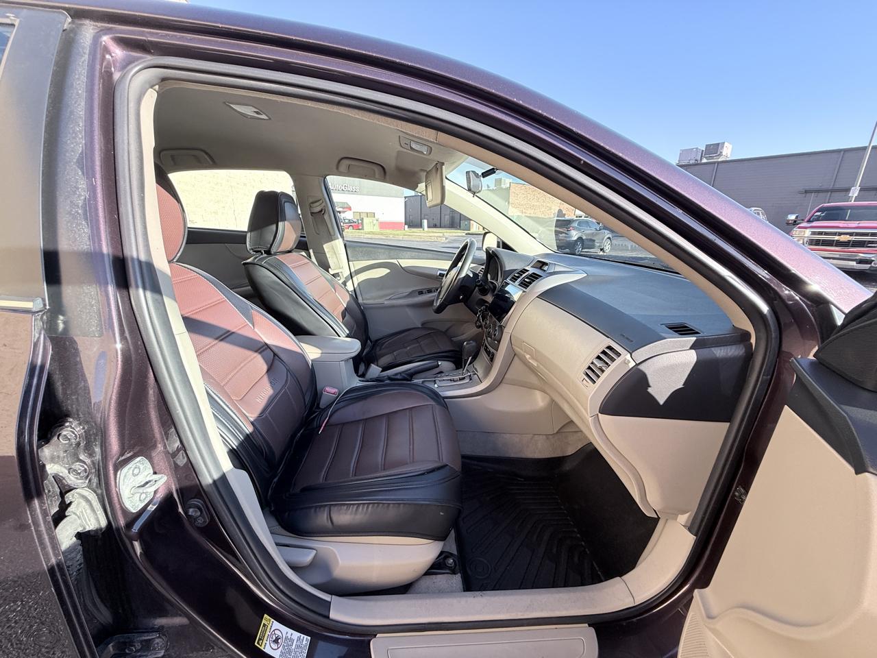 Toyota Corolla S 5-Speed MT 2013