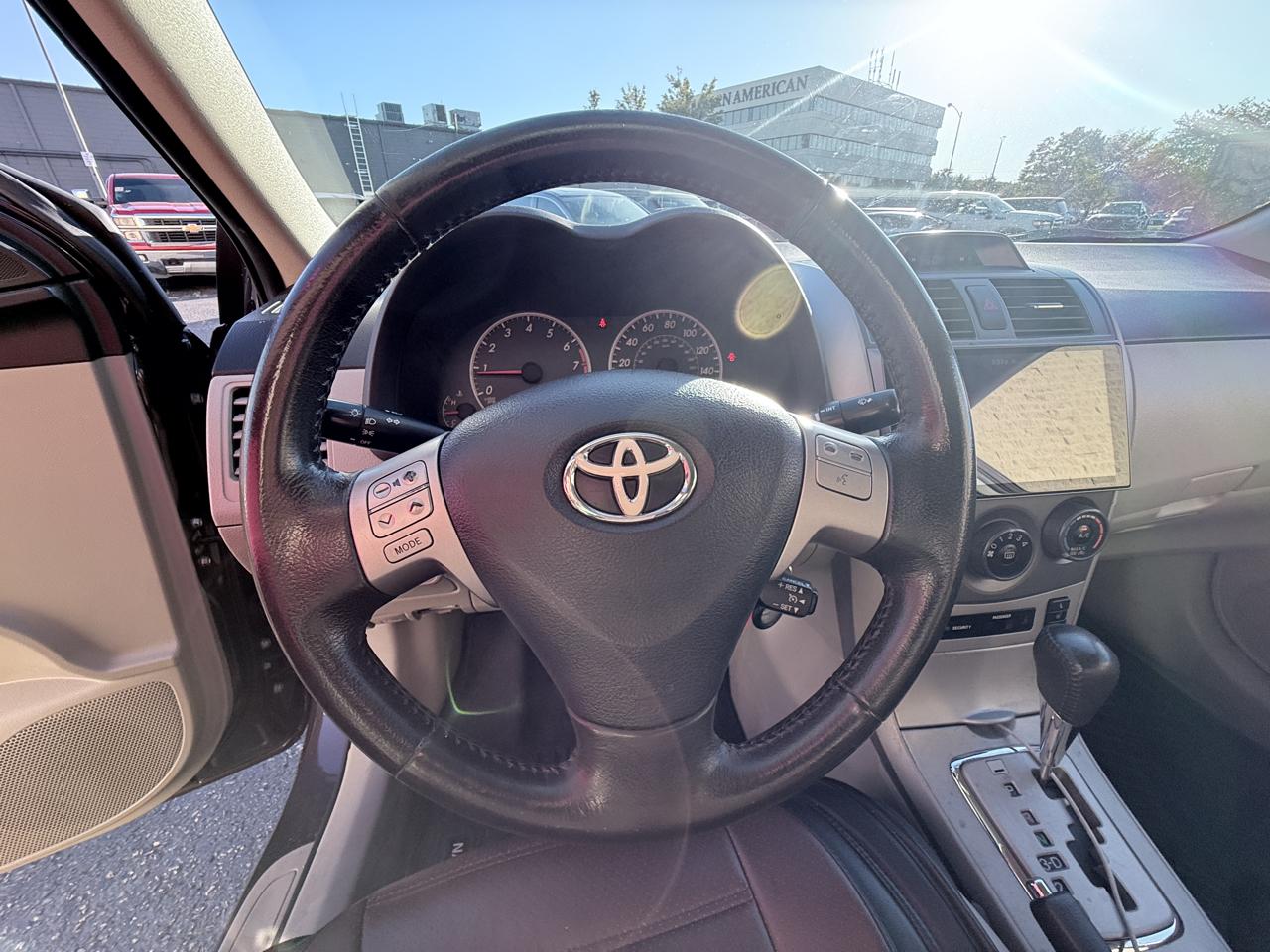 Toyota Corolla S 5-Speed MT 2013