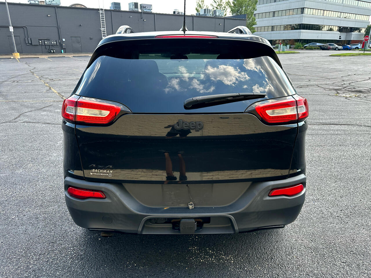 2017 Jeep Cherokee Sport photo 4