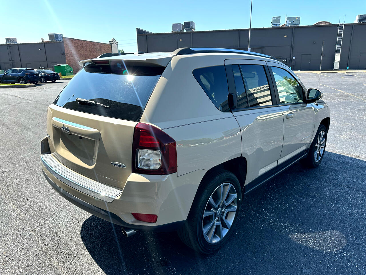 2017 Jeep Compass Latitude photo 4