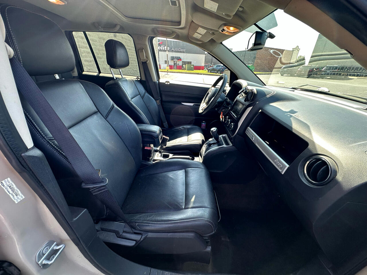 2017 Jeep Compass Latitude photo 10