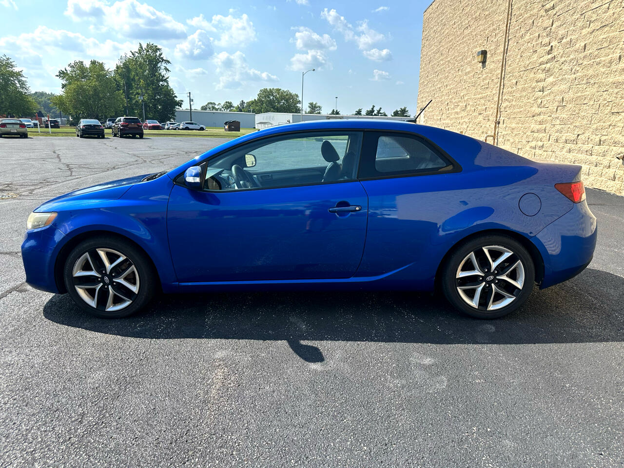 2010 Kia Forte Koup SX photo 2