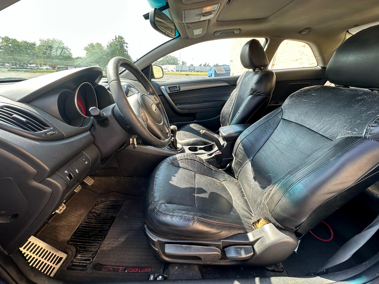 2010 Kia Forte Koup SX photo 10
