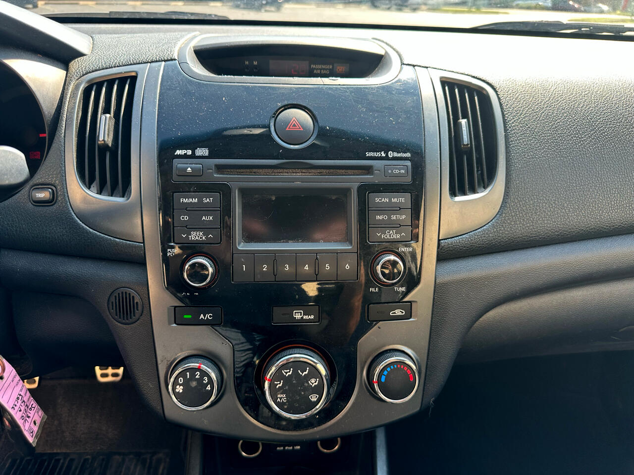 2010 Kia Forte Koup SX photo 15