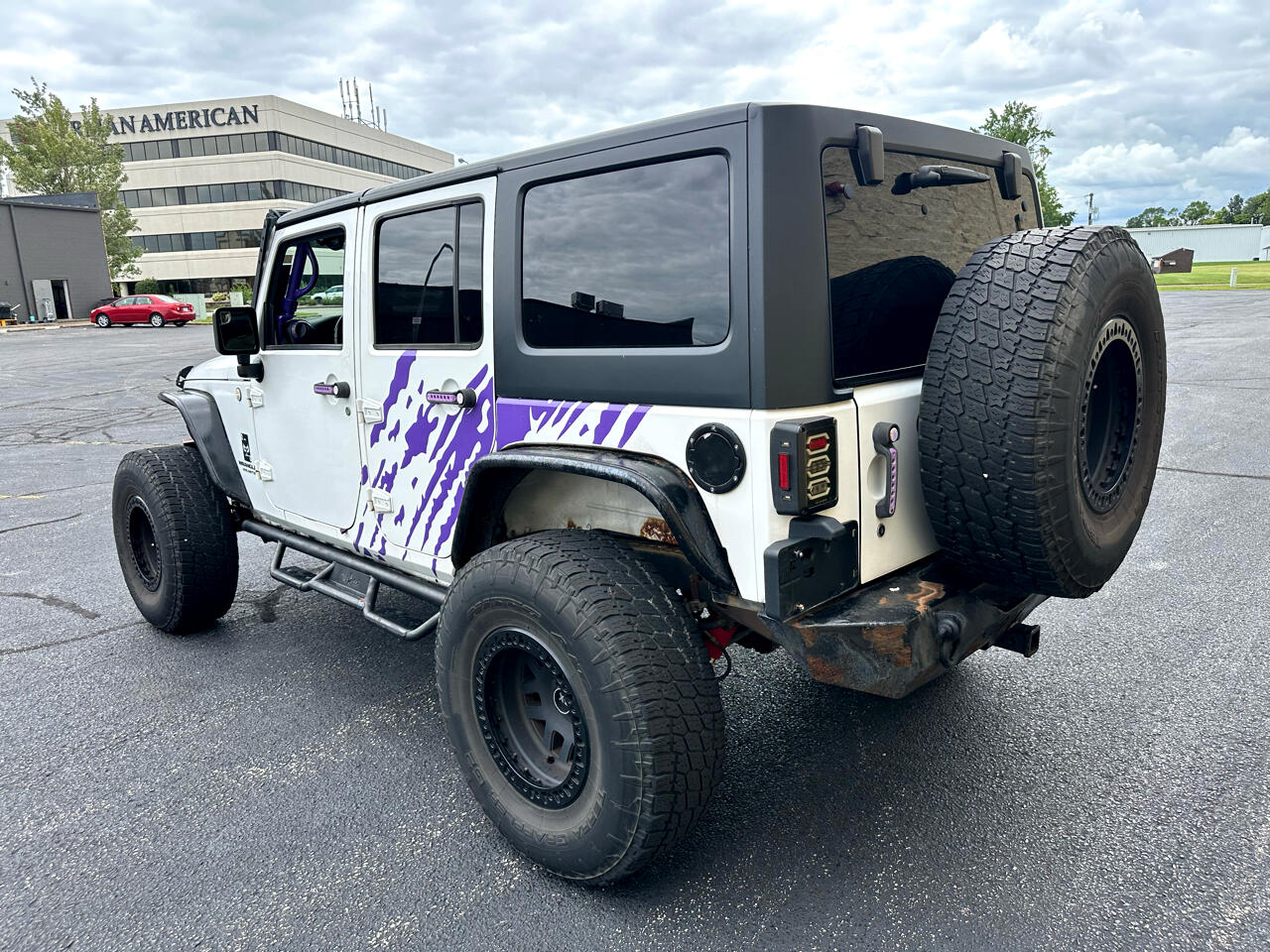 2012 Jeep Wrangler Unlimited Sahara photo 3