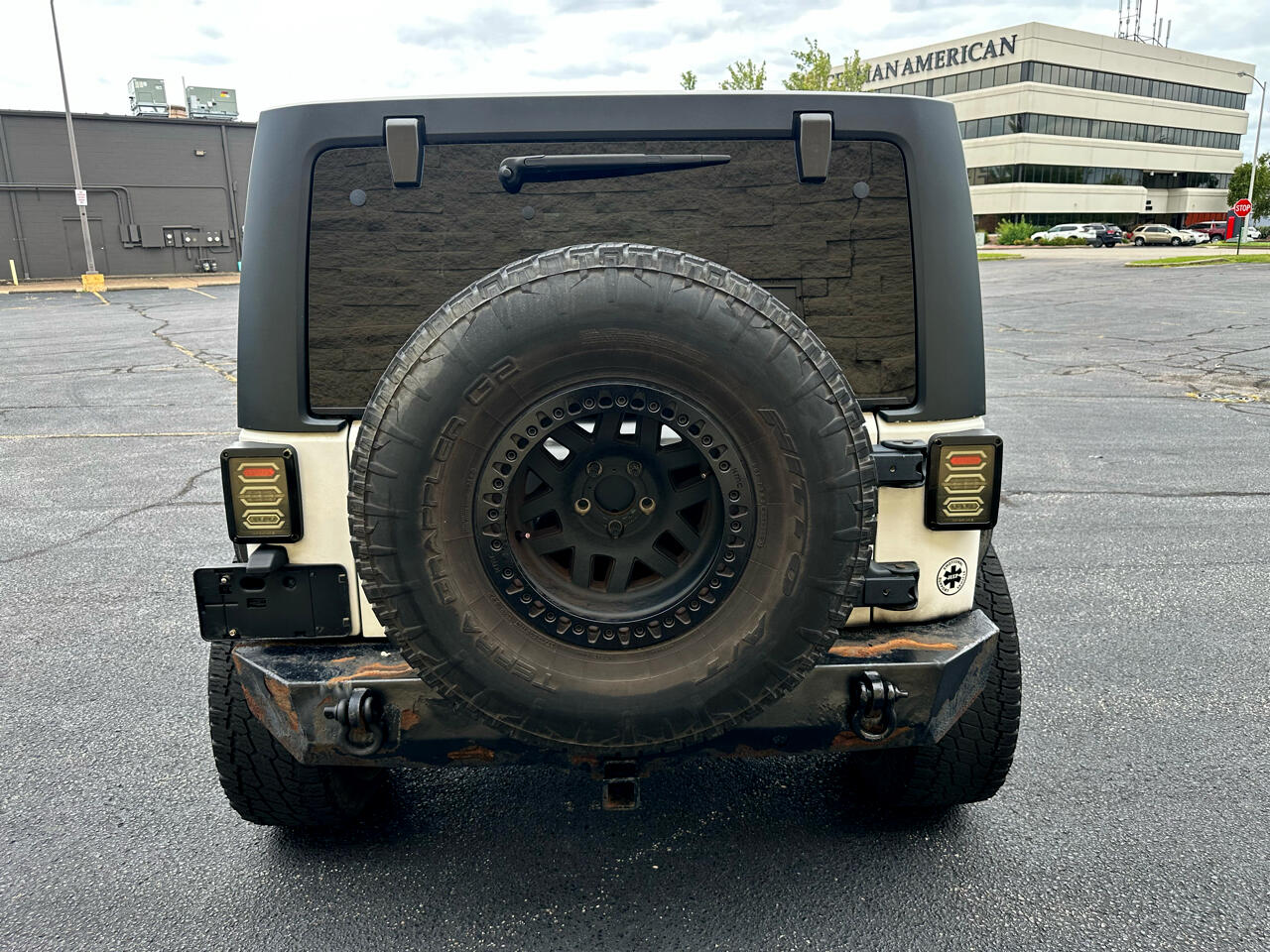 2012 Jeep Wrangler Unlimited Sahara photo 4