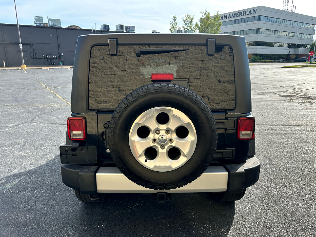 2013 Jeep Wrangler Unlimited Sahara photo 4