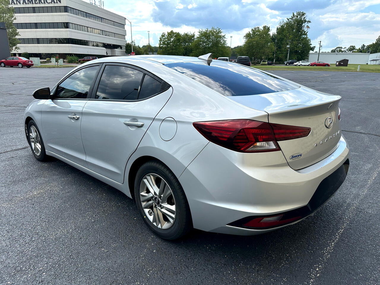 2019 Hyundai Elantra Limited photo 3