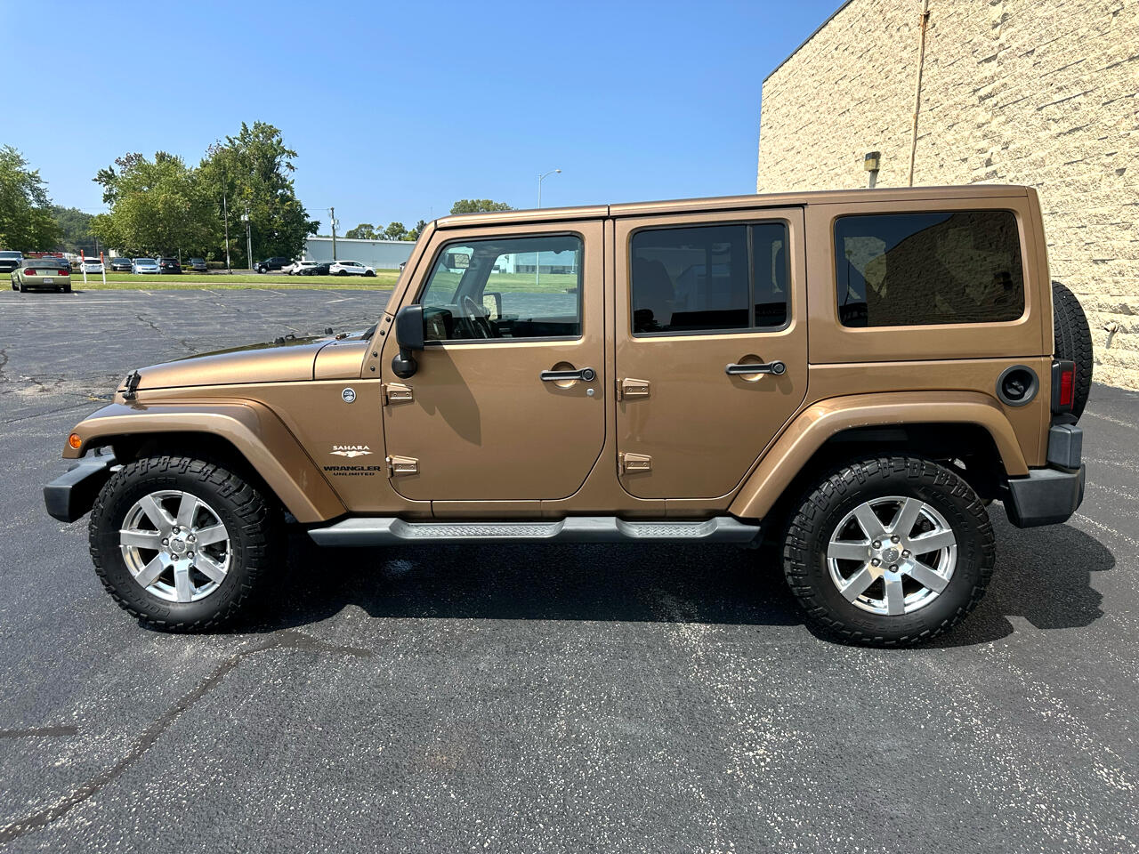 2015 Jeep Wrangler Unlimited Sahara photo 2