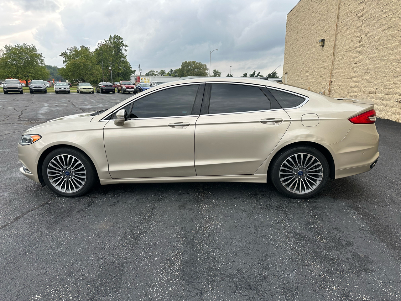 2017 Ford Fusion Titanium photo 2