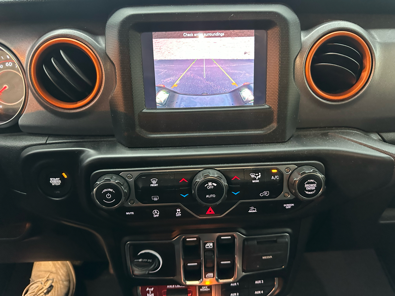 2021 Jeep Gladiator Mojave photo 12