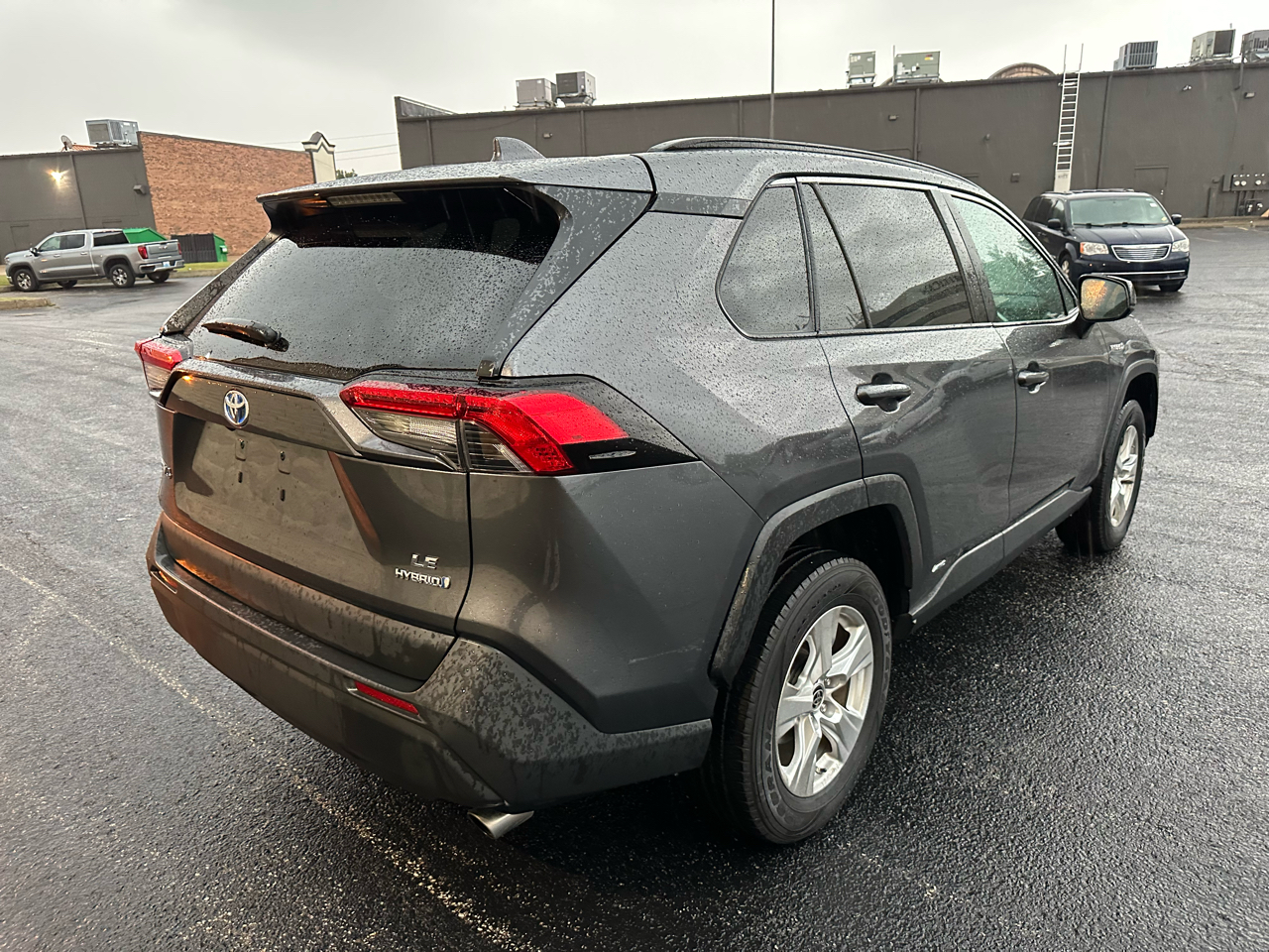2021 Toyota RAV4 Hybrid LE photo 4