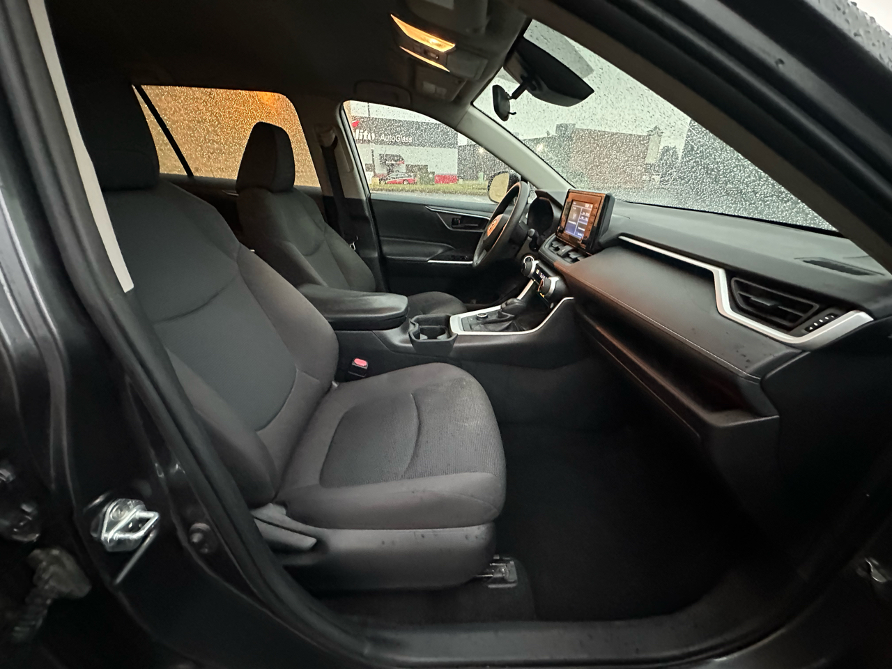 2021 Toyota RAV4 Hybrid LE photo 8
