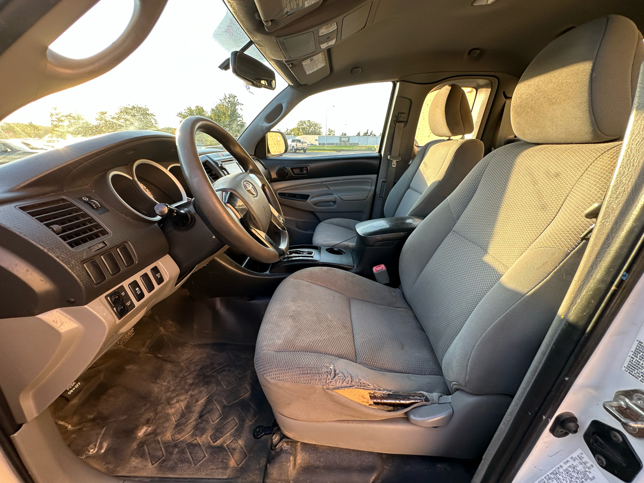 2014 Toyota Tacoma Access Cab V6 4x4 photo 7