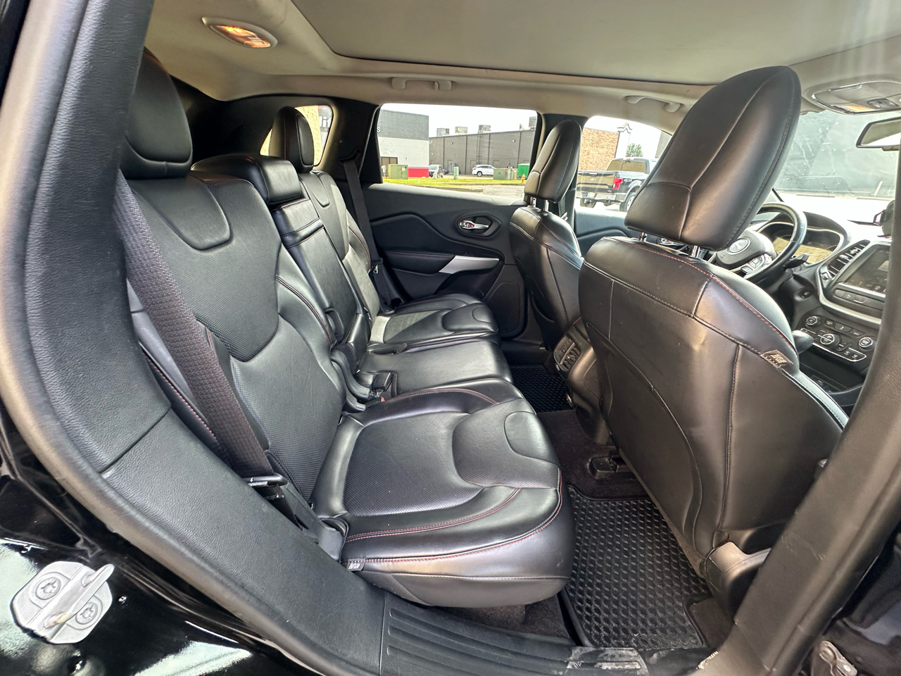 2018 Jeep Cherokee Trailhawk photo 9