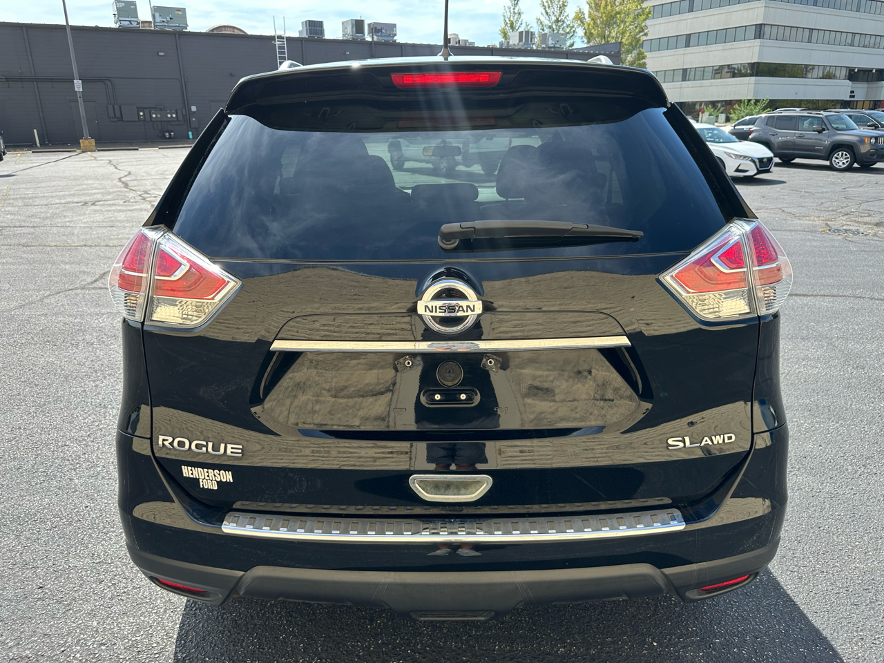 2015 Nissan Rogue SV AWD photo 3