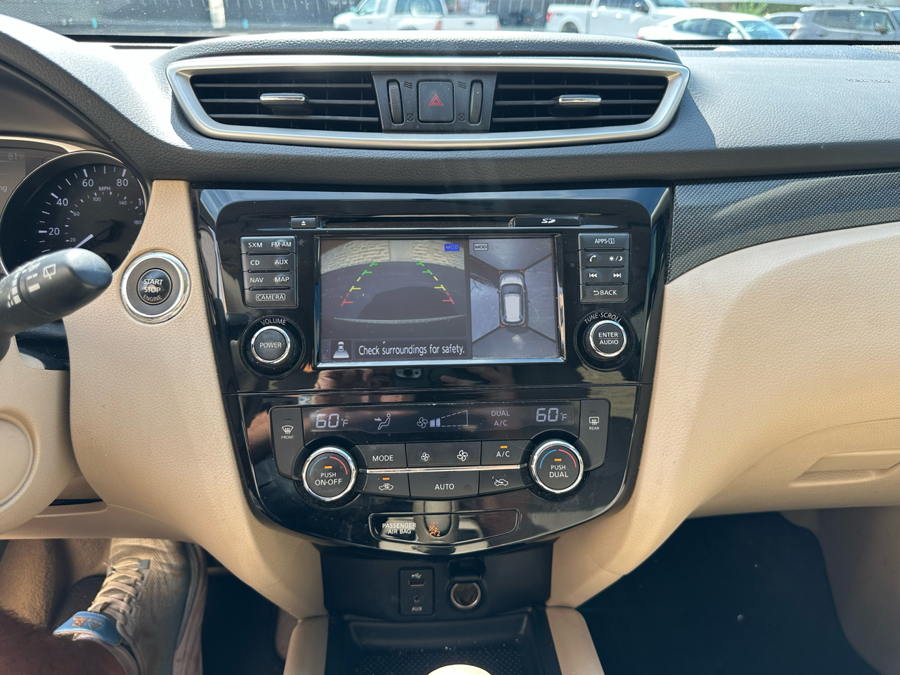 2015 Nissan Rogue SV AWD photo 14