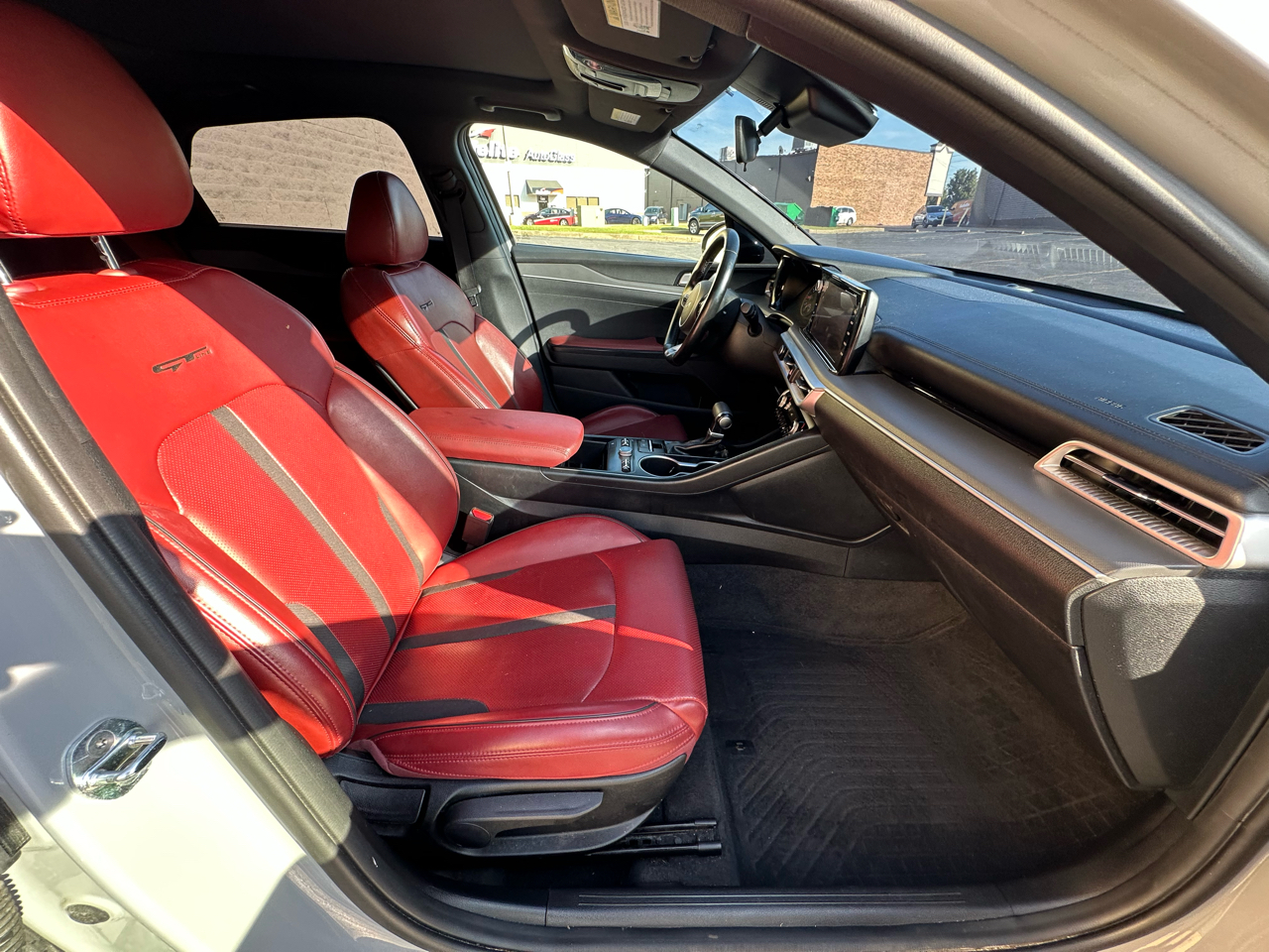 2022 Kia K5 GT-Line photo 10
