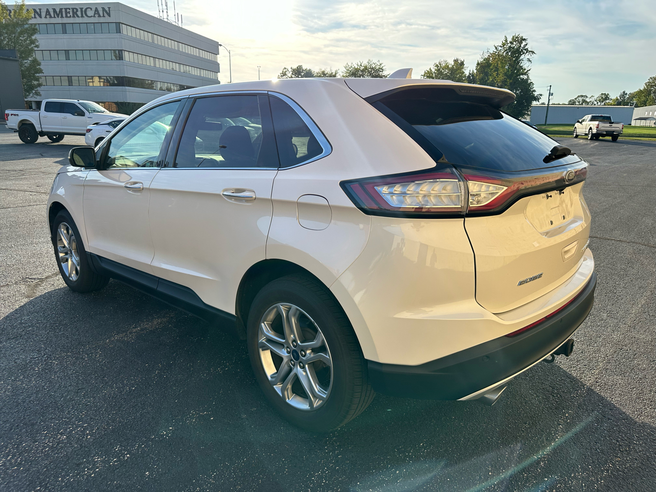 2017 Ford Edge Titanium photo 2