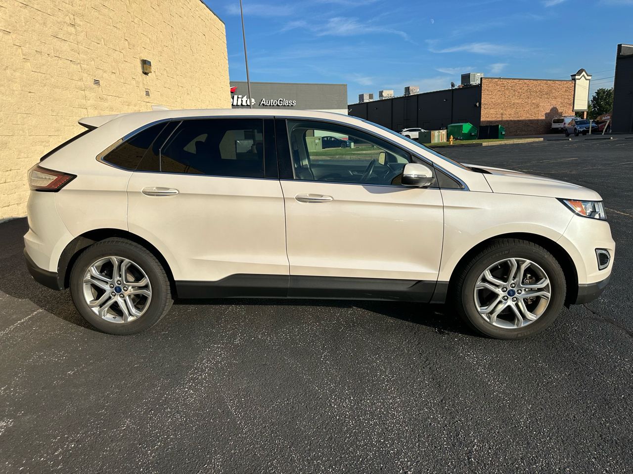 2017 Ford Edge Titanium photo 5