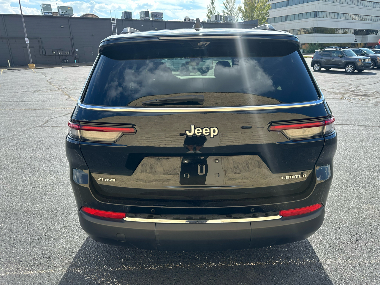 2024 Jeep Grand Cherokee Limited photo 2