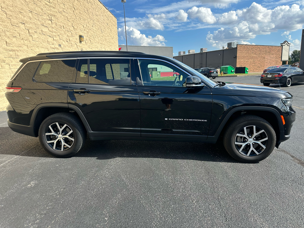 2024 Jeep Grand Cherokee Limited photo 4